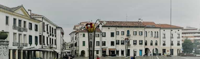Oderzo-Piazza-grande-Ca-Balbi-Casa-dei-Battuti